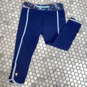 IVIVVA cropped leggings. In great condition.